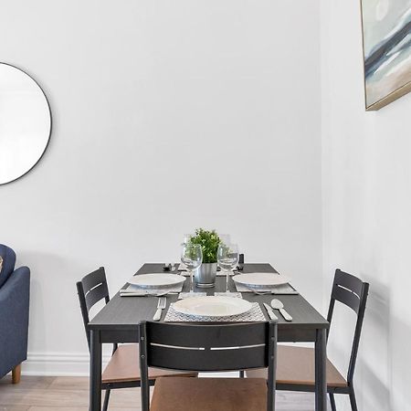 Modern Two Bedroom Apartment With Free Parking! London Exteriör bild
